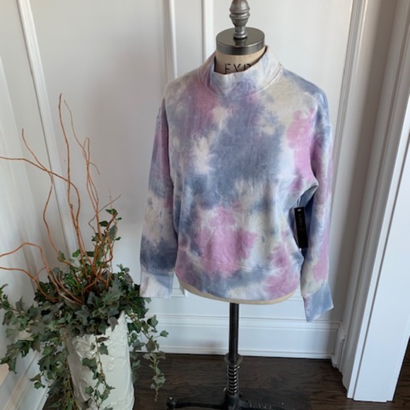Almost Famous NWT Tie Dye Mock trtneck Sweatshirt - Picture 11 of 11